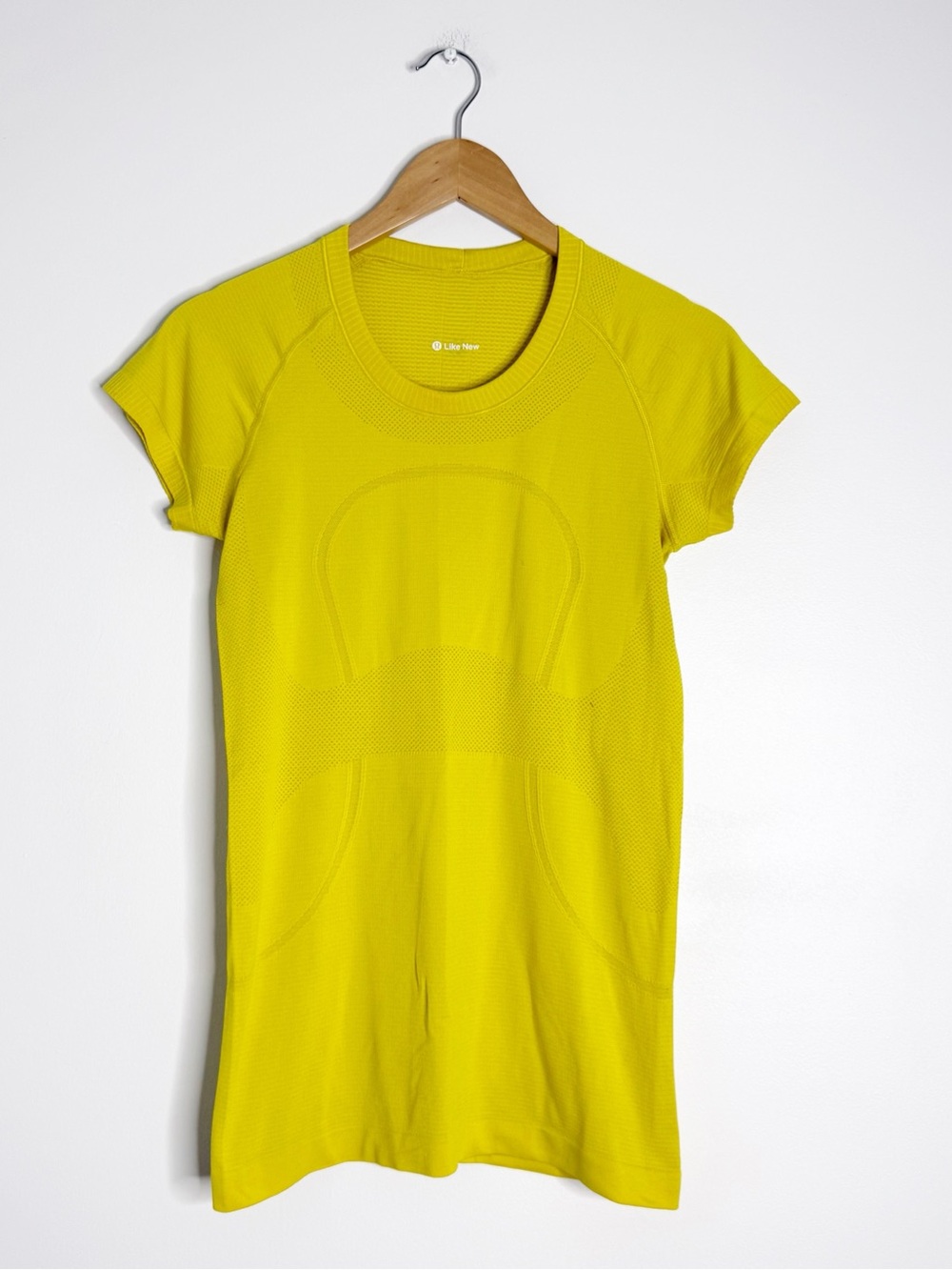 Lululemon Swiftly Tech Short Sleeve Shirt Size 8 Yellow Like New Collection